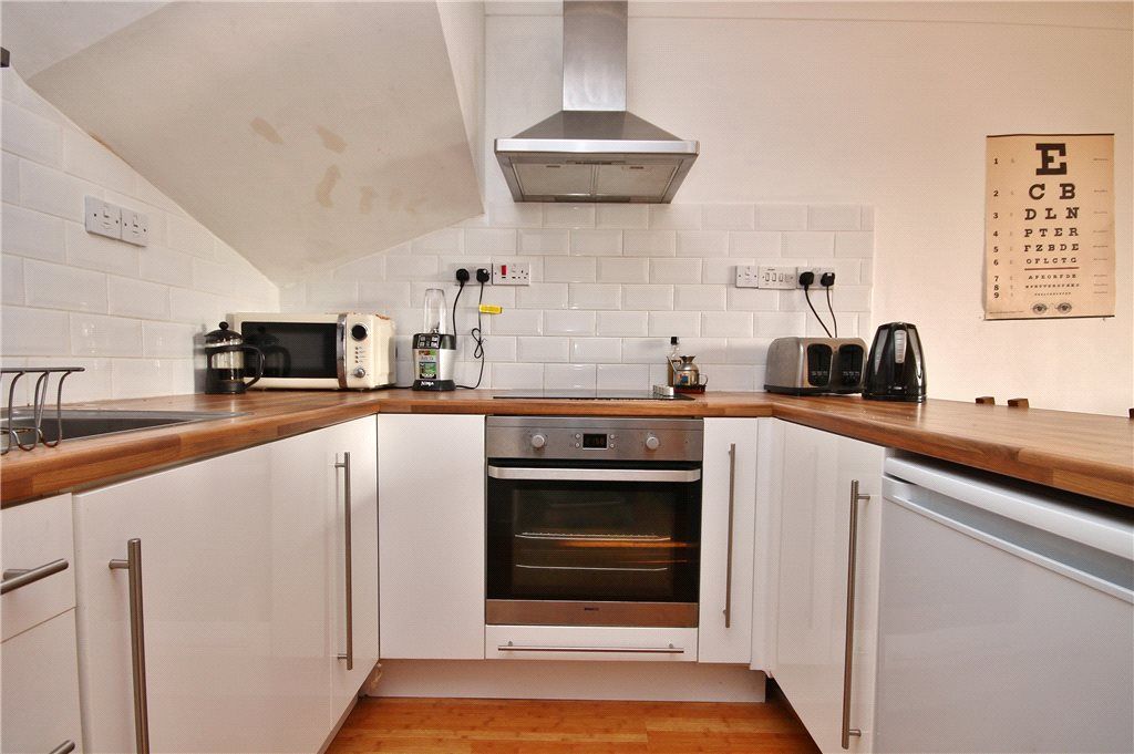 Property photo 3 of 8 Kitchen
