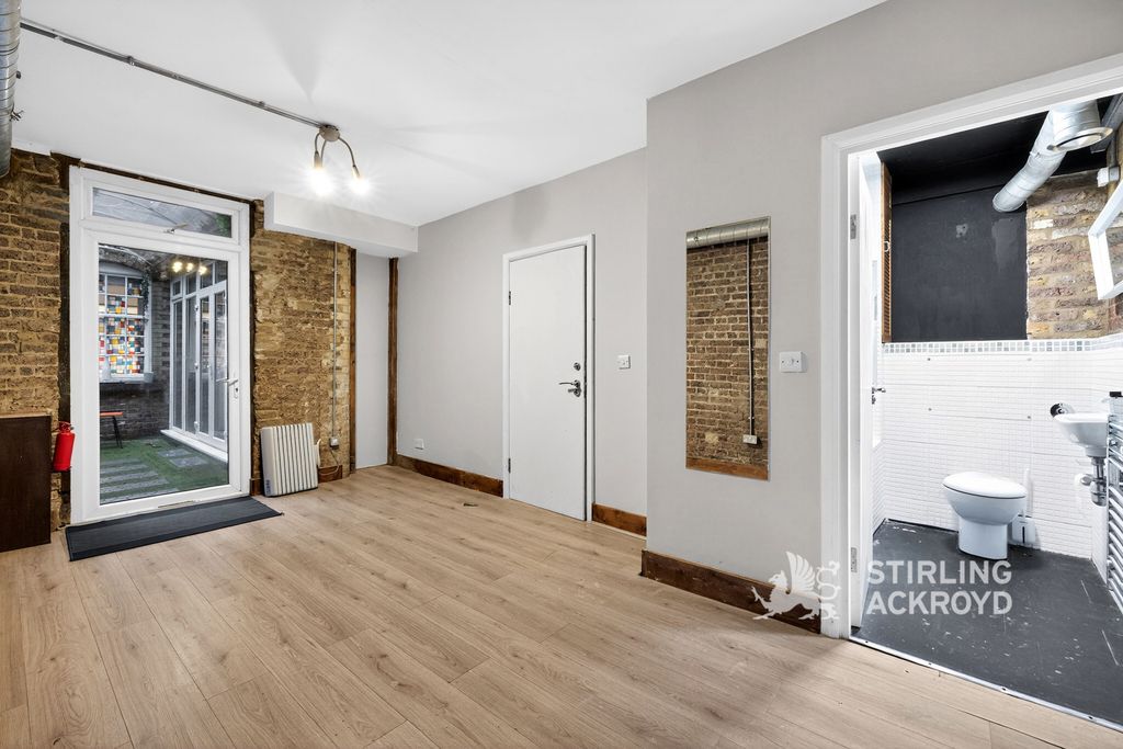 Property photo 1 of 19 Reception Room