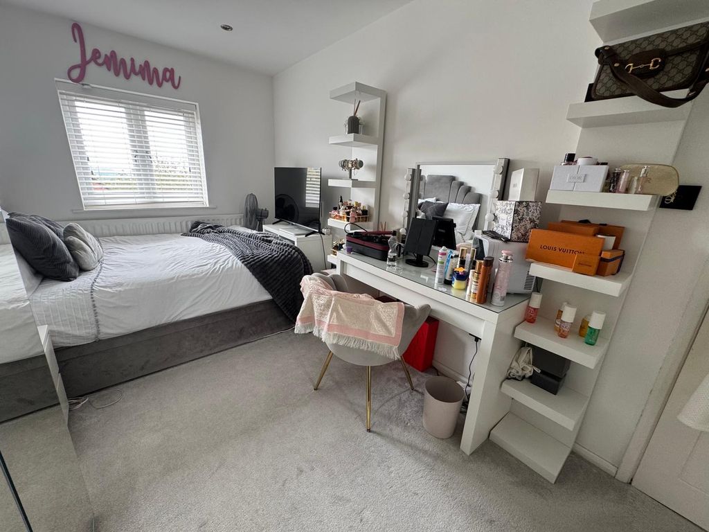 Additional image 25 of 4 bed property to rentOld Birmingham Road, Marlbrook, Bromsgrove B60