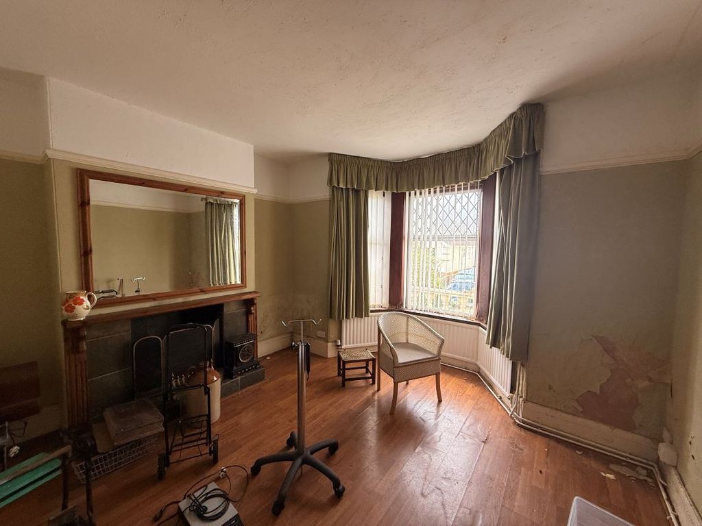 Property photo 2 of 11