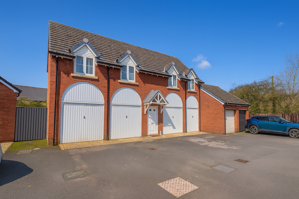 Property photo 1 of 17 File_000000005Be4722Fb4c1c2159Fefb82F