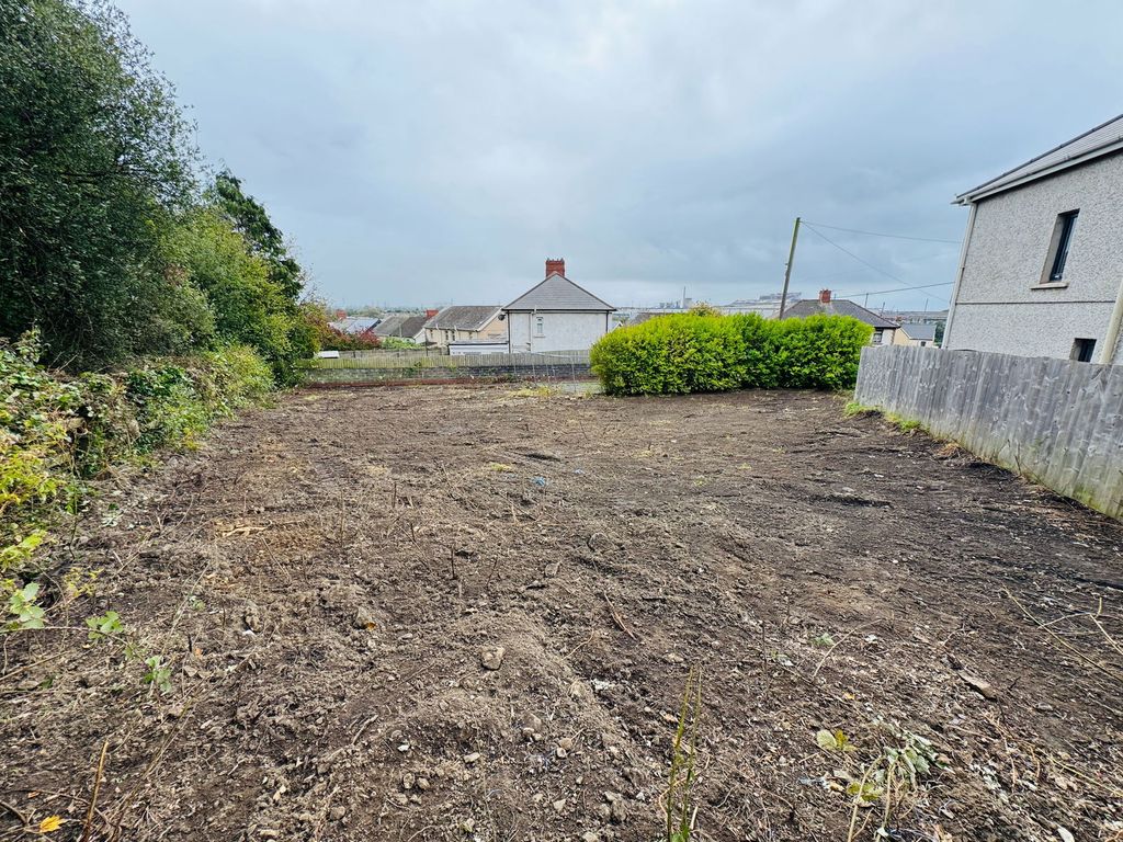 Property photo 2 of 9