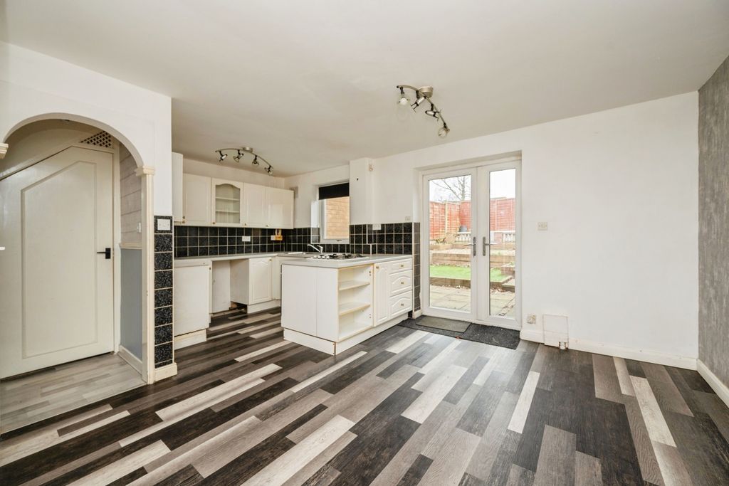 Property photo 3 of 20 Pbox-Img.Jpg