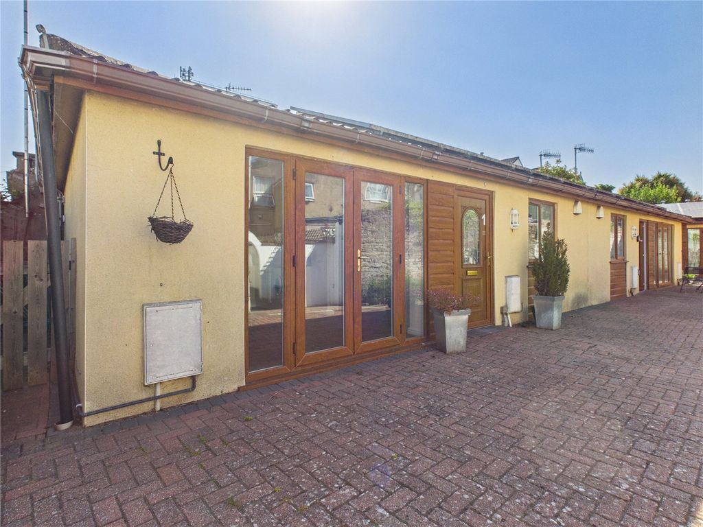 Property photo 2 of 11 Picture No. 16