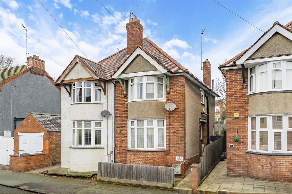 Property photo 1 of 14 Front