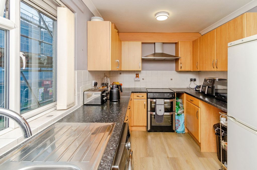 Property photo 2 of 14 Kitchen