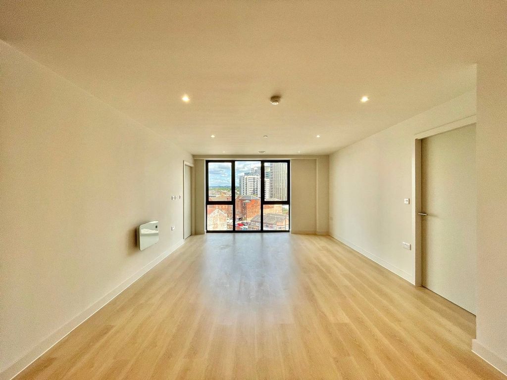 Property photo 1 of 19 Picture No. 05