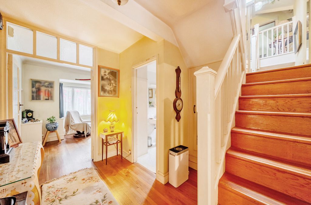 Property photo 3 of 49 1450223-27-69F0c1...