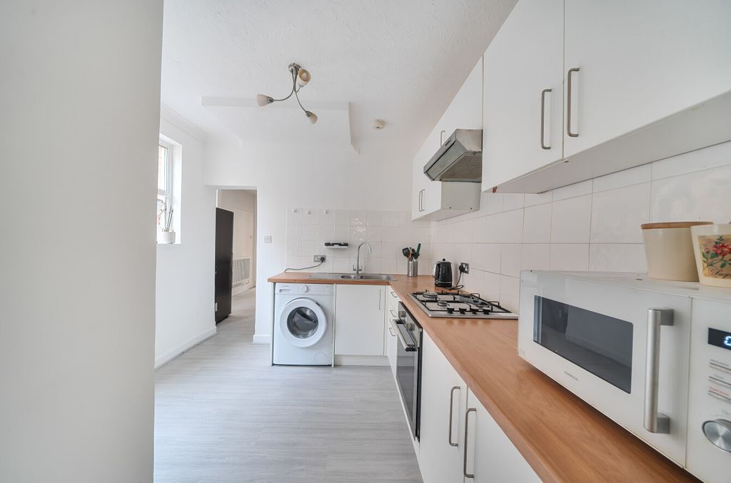 Property photo 3 of 16 1442125-28-69d775...