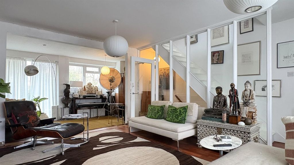 Property photo 3 of 19 19Ringwood3.Jpg