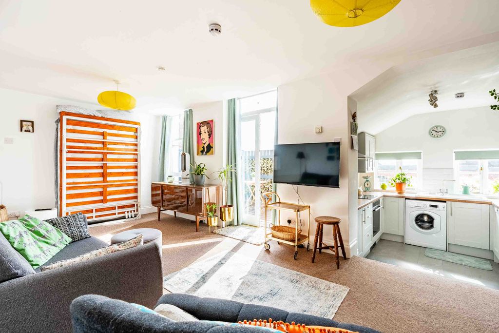 Property photo 2 of 10 Photo 2