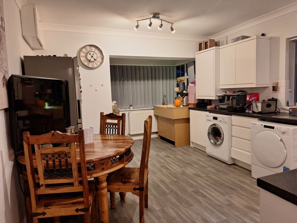 Property photo 3 of 9 Gedney Road Kitche.Jpeg