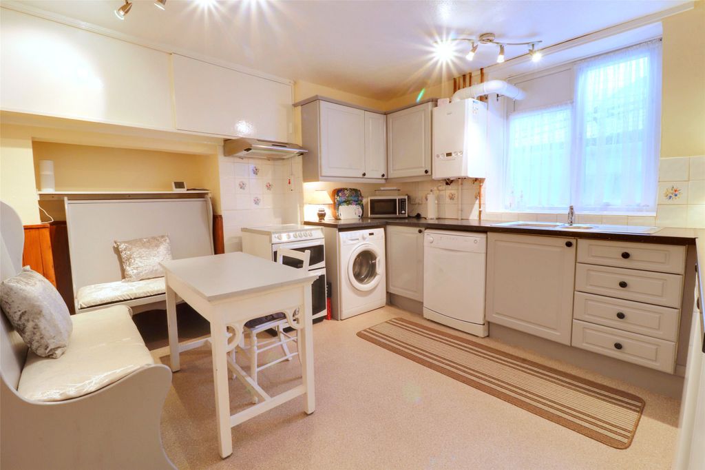 Property photo 3 of 14 4 - Picture No. 03