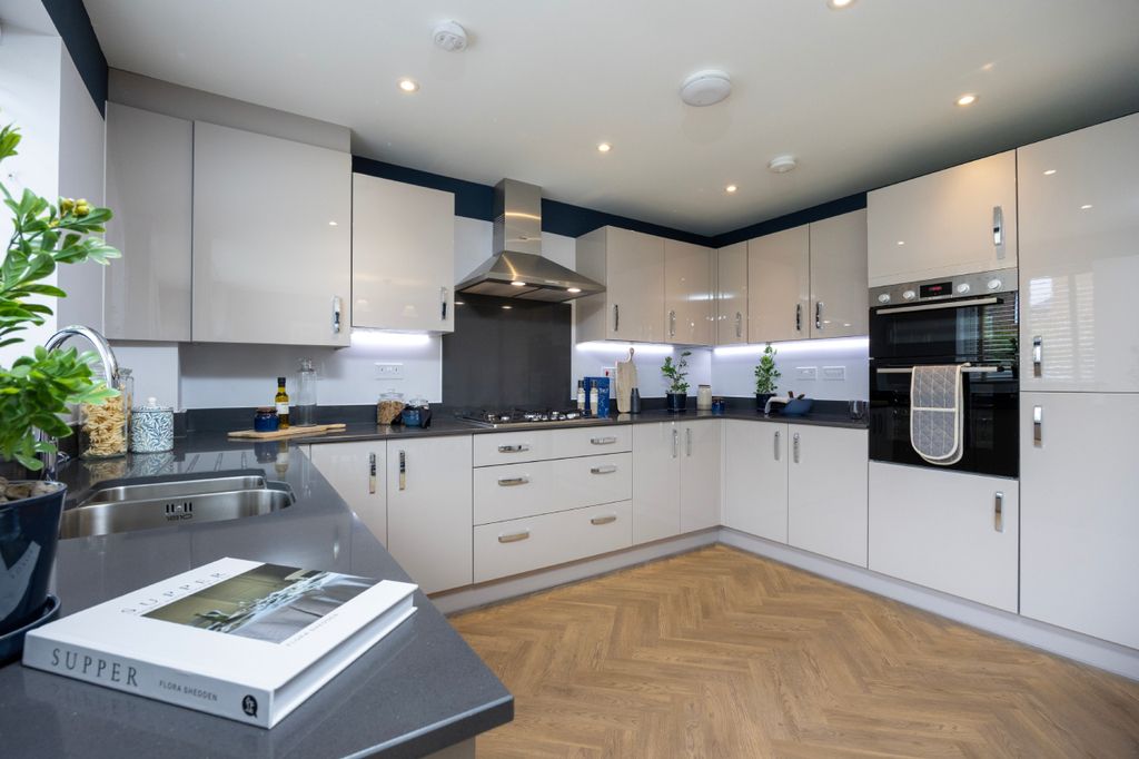 Property photo 2 of 11 Bh-Vmcw-Willow-Kitchen