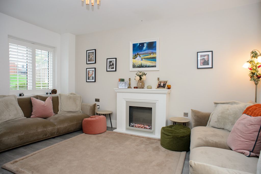 Property photo 3 of 19