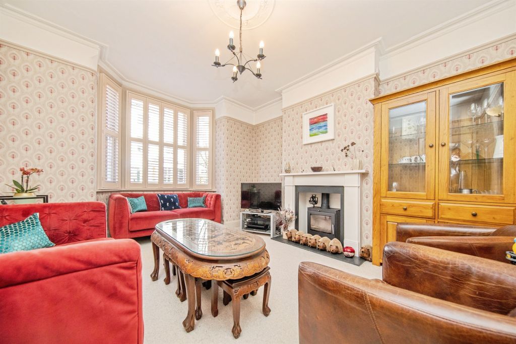 Property photo 2 of 25