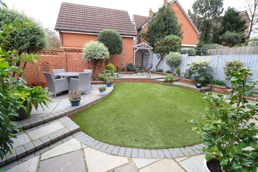 Property photo 3 of 32