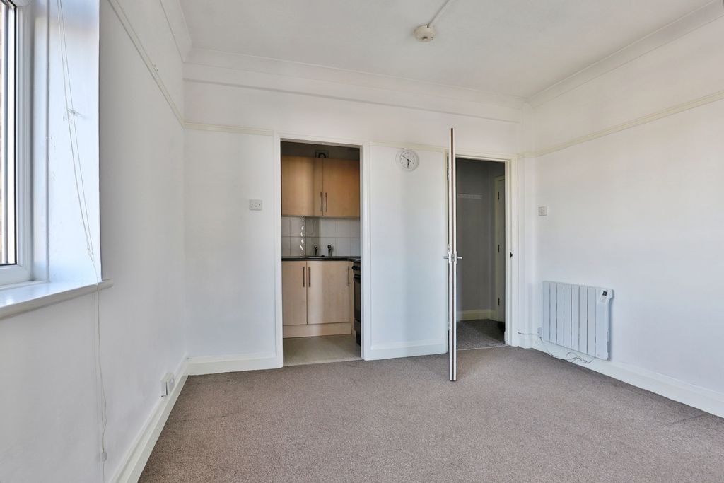 Property photo 3 of 17 Photo
