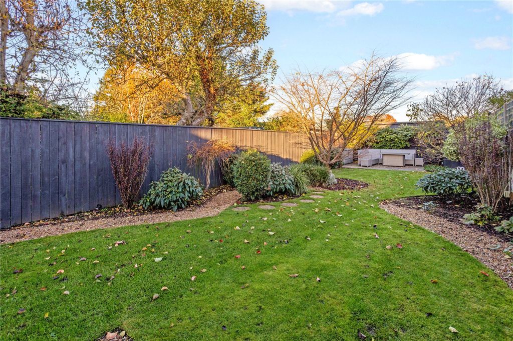 Property photo 3 of 16 Garden