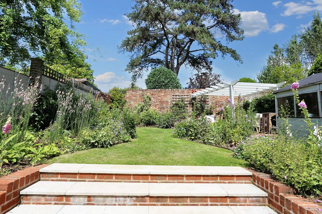 Property photo 3 of 13