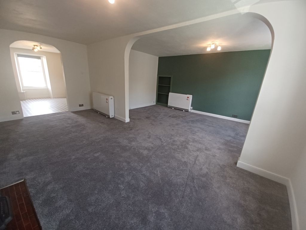 Property photo 2 of 13 Lounge/Diner
