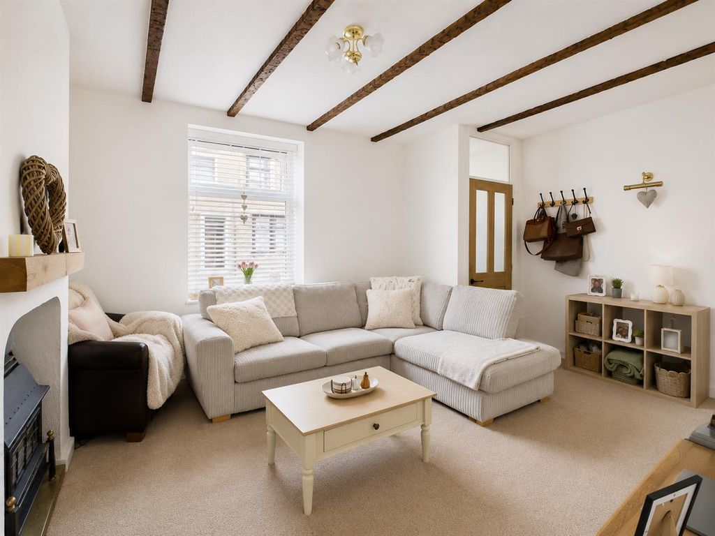 Property photo 3 of 12 Manchester Road