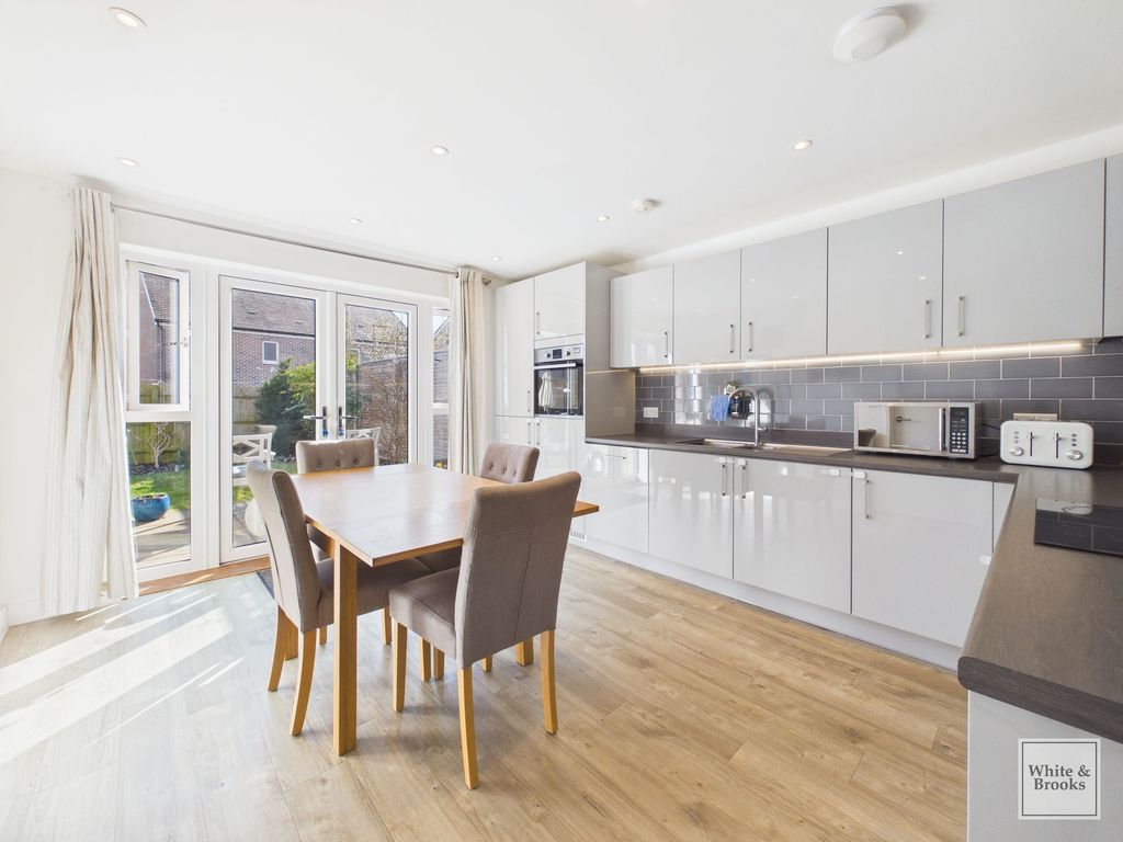 Property photo 3 of 18