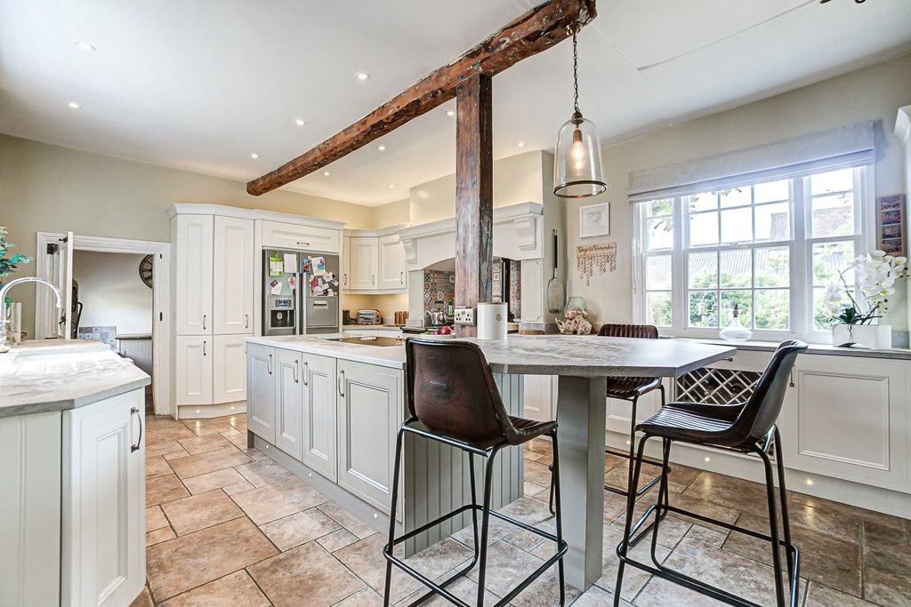 Property photo 3 of 39 Picture No. 48