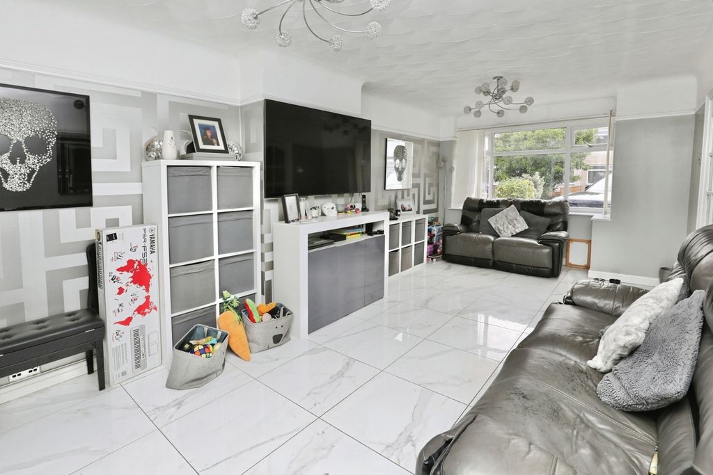 Property photo 2 of 15 Pbox-Img.Jpg