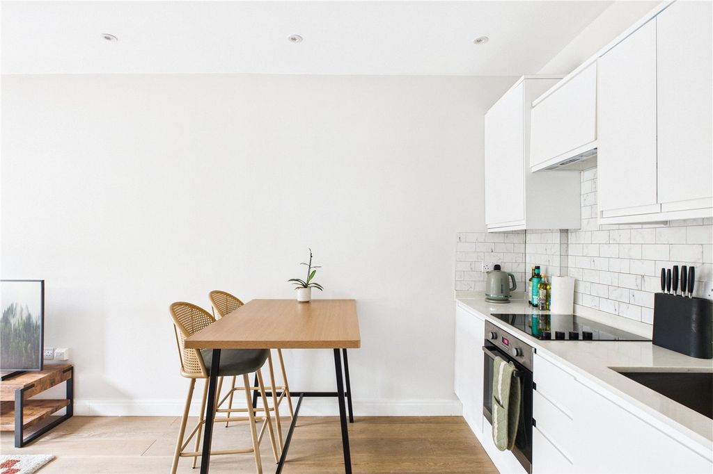 Property photo 2 of 13 Picture No. 28