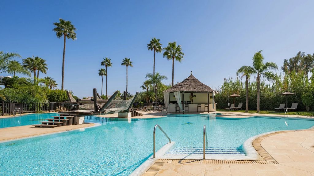 Property photo 2 of 26