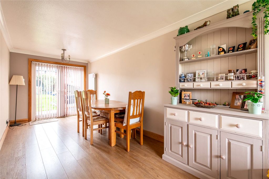 Property photo 3 of 17 Picture No. 11