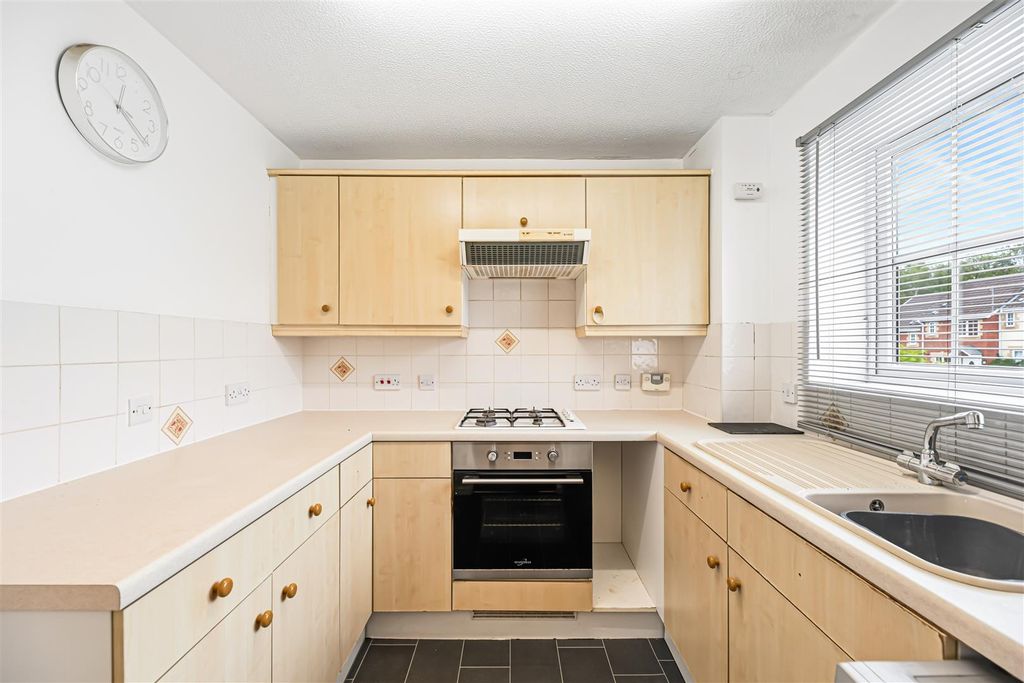 Property photo 3 of 14 Kitchen