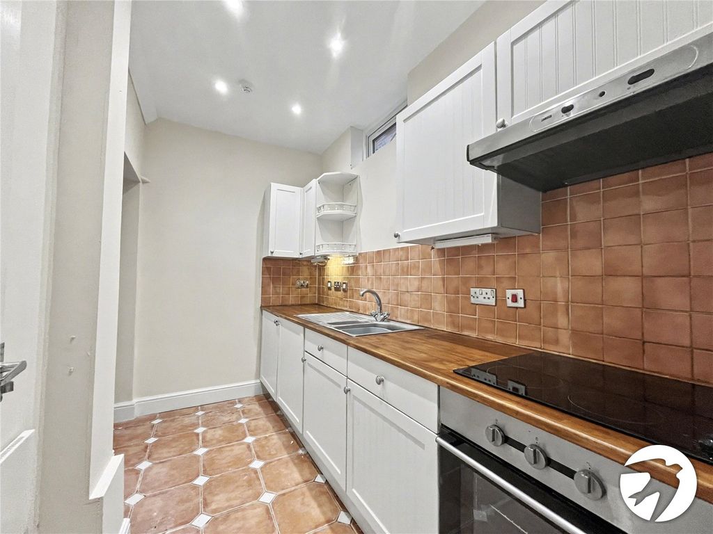 Property photo 3 of 12 Picture No. 15