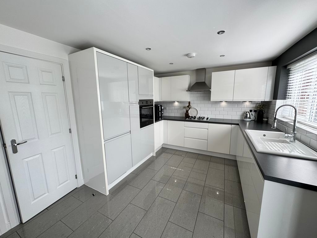 Property photo 3 of 19 Photo 1