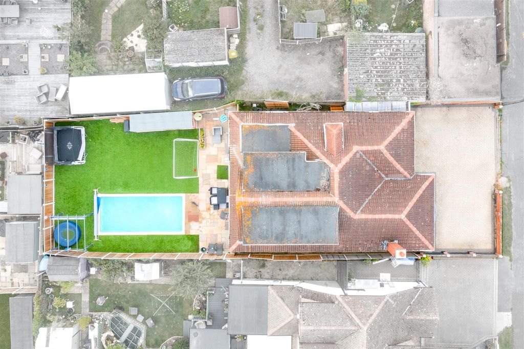 Property photo 2 of 23