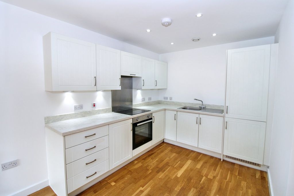 Property photo 2 of 21 Kitchen