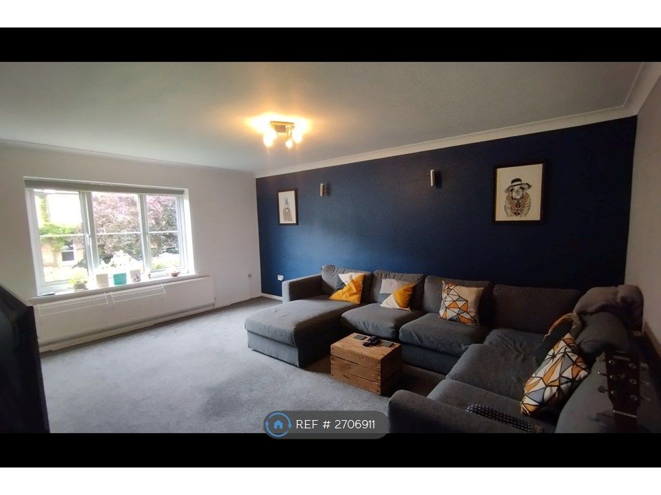 Property photo 2 of 14 Lounge