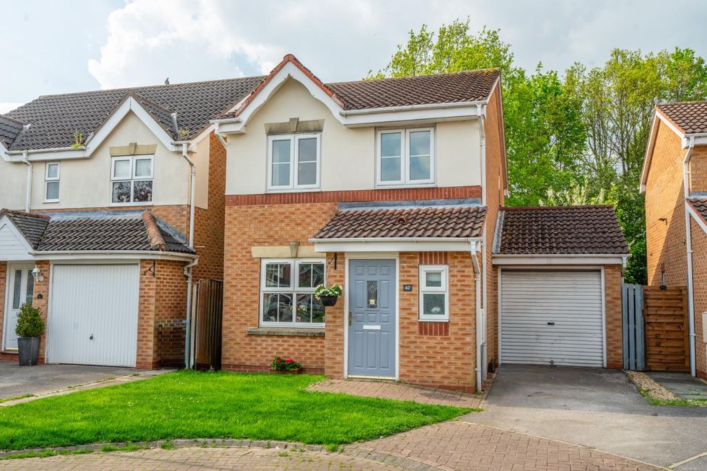 Property photo 1 of 24 Front (Exterior)