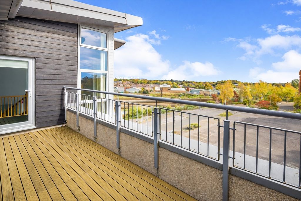 Property photo 3 of 10 Picture No. 11