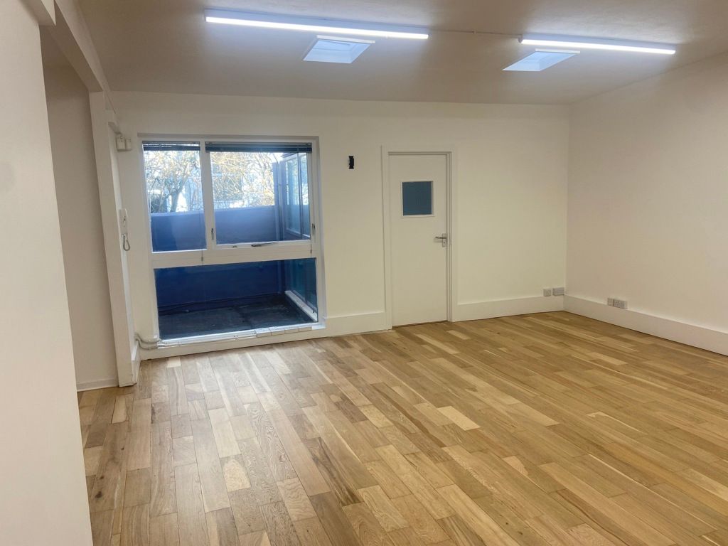 Property photo 3 of 6 Photo 4