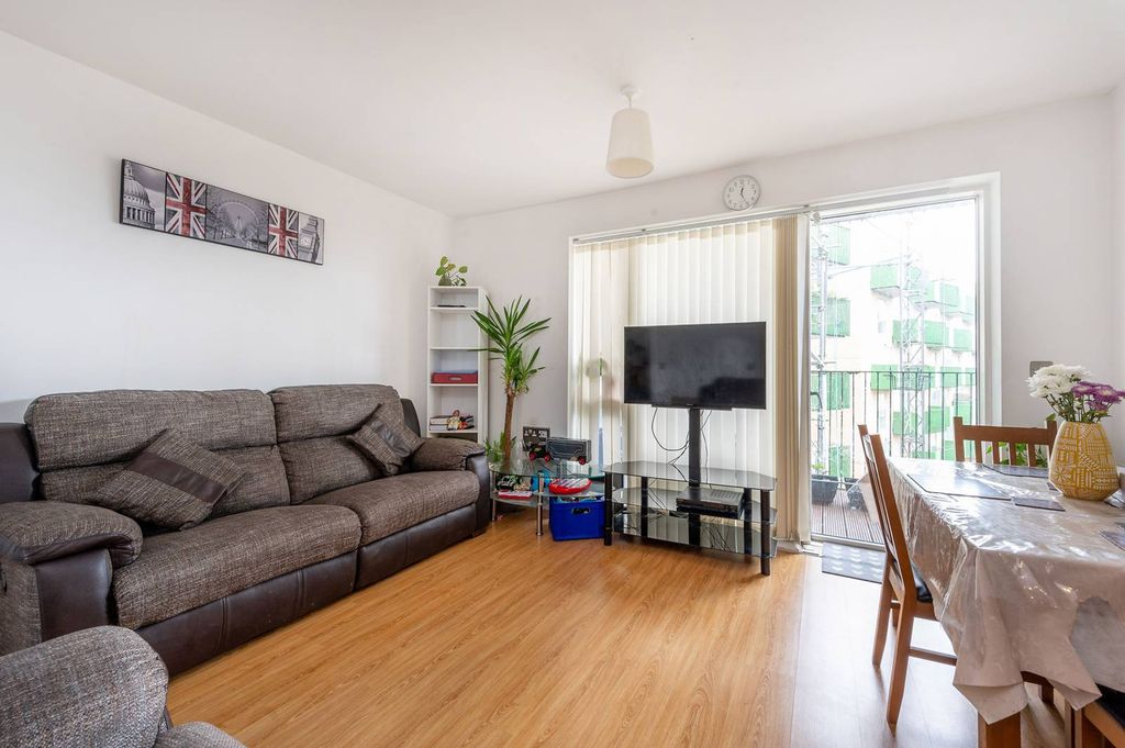 Property photo 1 of 6