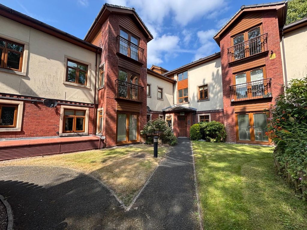 Property photo 1 of 13 Outside