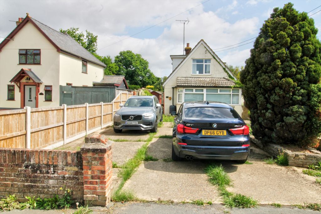 Property photo 2 of 31