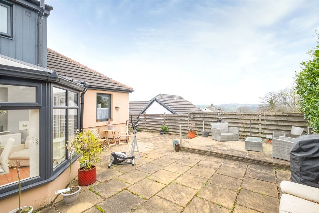 Property photo 2 of 18 Outside