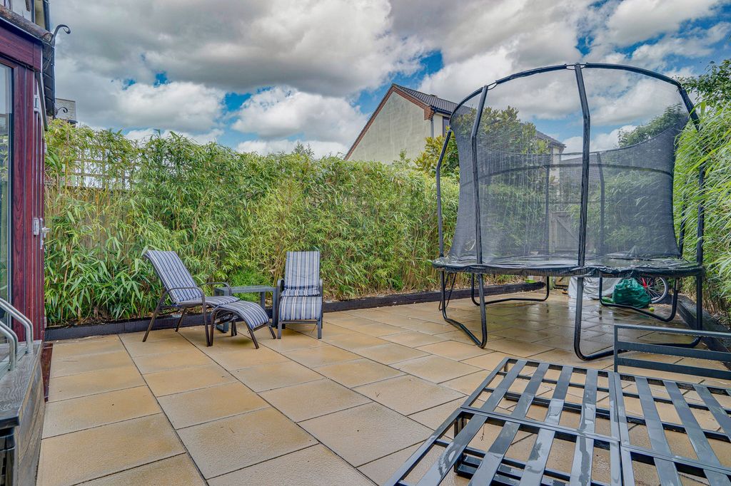 Property photo 3 of 16