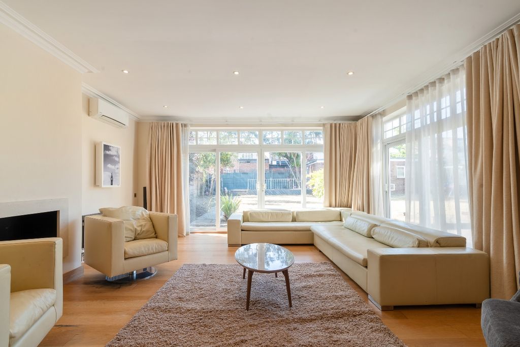 Property photo 2 of 33 Photo 1