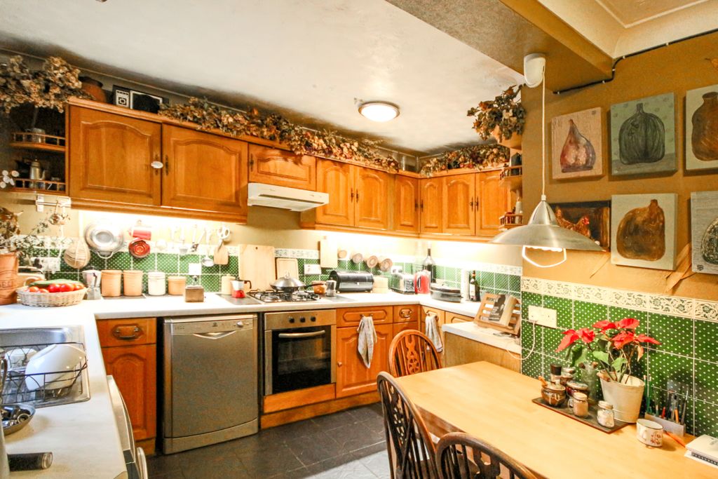 Property photo 3 of 16