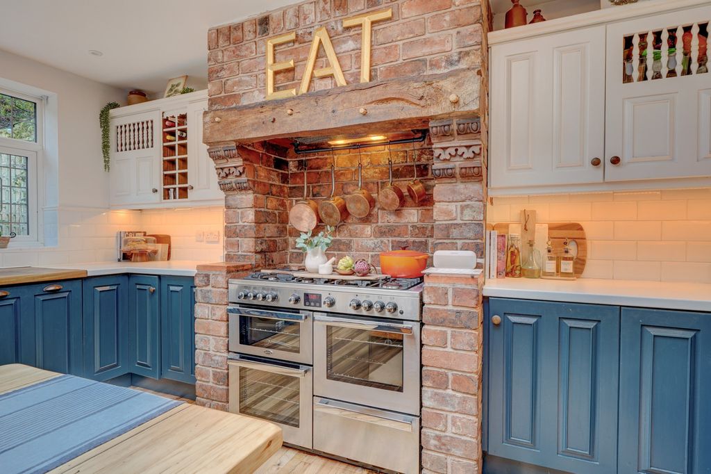 Property photo 3 of 31