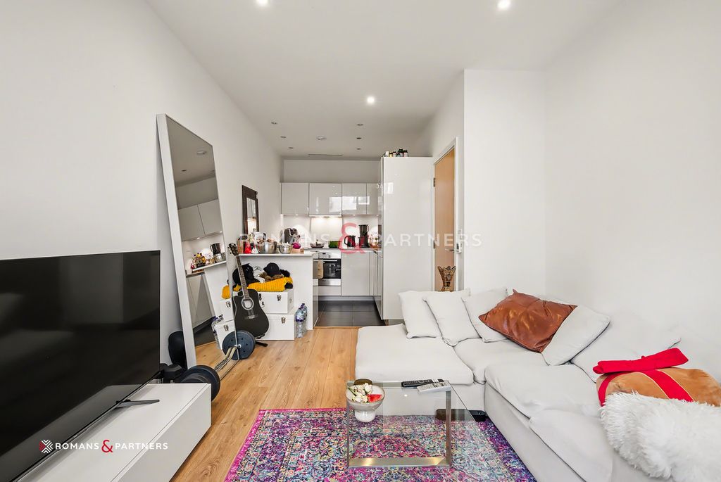 Property photo 1 of 18